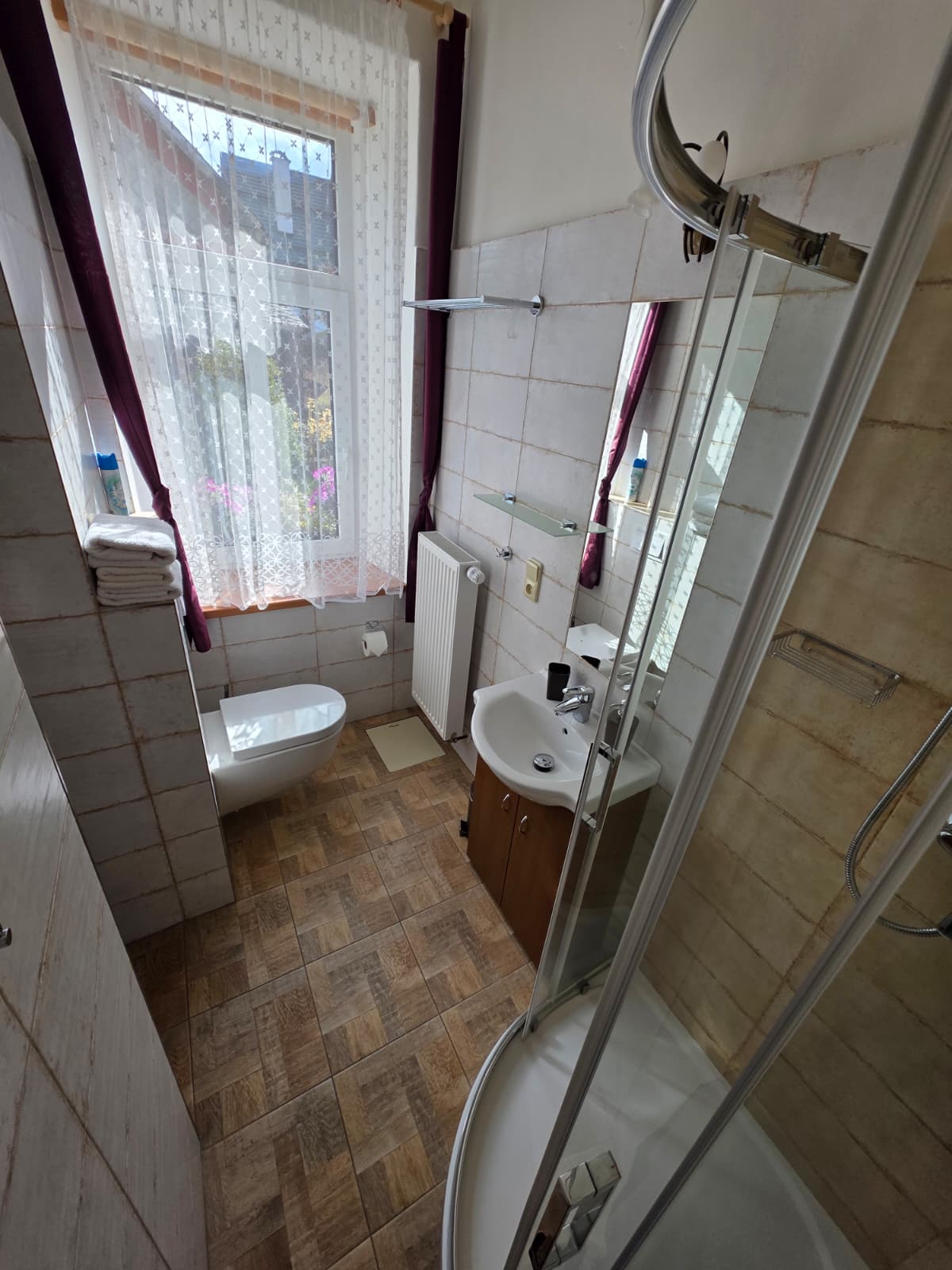 Koupelna třílůžkového apartmánu